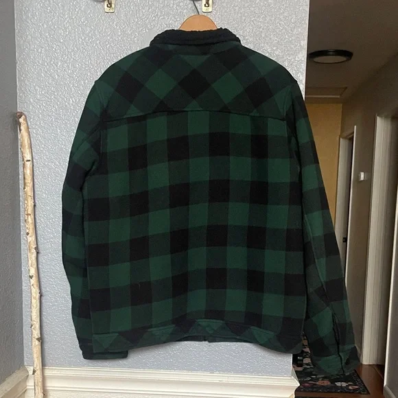 Hurley Men's Black and Green Checkered Plaid Fleece Lined Jacketed Large - Picture 2 of 5